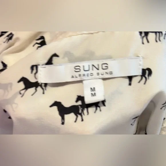 Alfred Sung White Horse Print Button-Up Shirt Size M - Picture 7 of 7